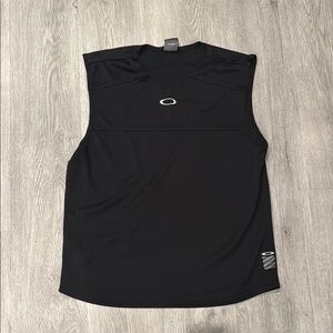 Oakley Black Sleeveless Athletic Top - Dry Fit